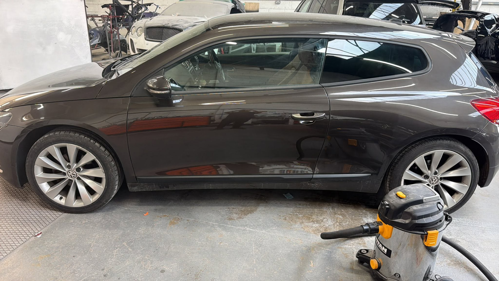 Grey Volkswagen at the Mayfs workshop